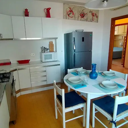 Bilocale In Piazza A Vista Mare Bellissima - Cod 485 펜션 *