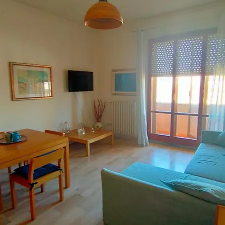 Bilocale In Piazza A Vista Mare Bellissima - Cod 485 펜션