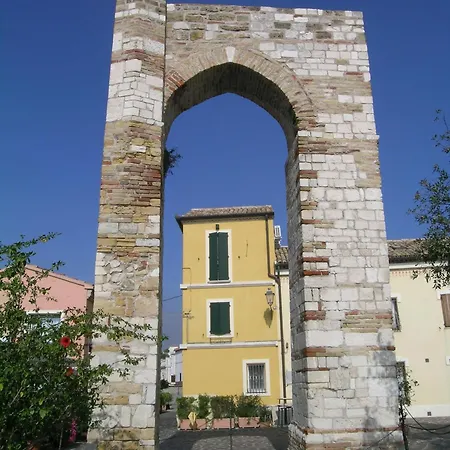 Bilocale In Piazza A Vista Mare Bellissima - Cod 485 누마나