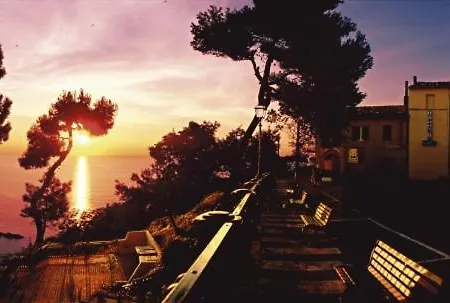 펜션 Bilocale In Piazza A Vista Mare Bellissima - Cod 485 *
